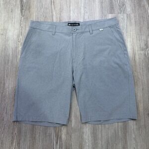 Travis Mathew Mens 38 Beck Shorts Light Gray